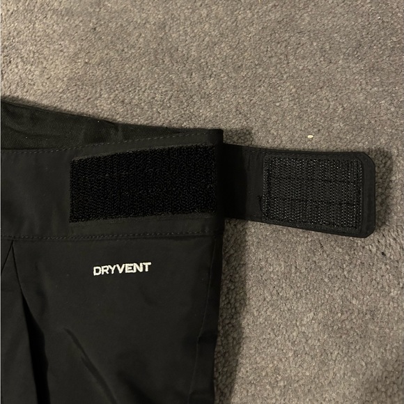 NWT Women’s North Face Ski pants size small - Picture 8 of 15